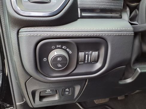 Used 2023 RAM 1500 Limited AWD/4WD image 14