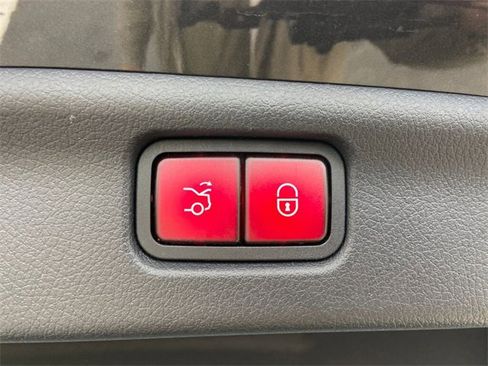 Used 2023 Mercedes-Benz C 300 4MATIC Sedan image 29