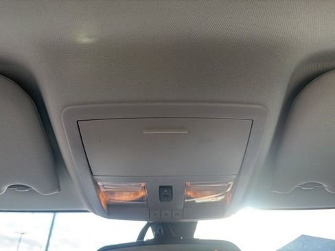 Used 2007 Chrysler 300 C w/ Protection Group II image 32