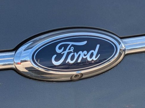 Used 2015 Ford Taurus Limited FWD image 11