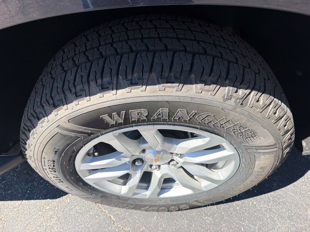 Used 2024 Chevrolet Tahoe LT AWD/4WD image 10