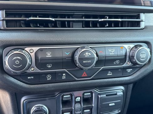 New 2026 Jeep Gladiator Sport AWD/4WD image 25