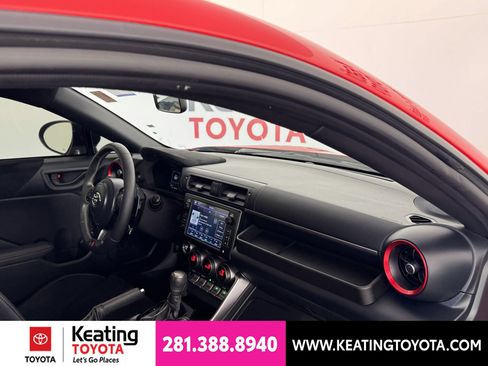 Used 2025 Toyota GR86 Premium RWD image 18