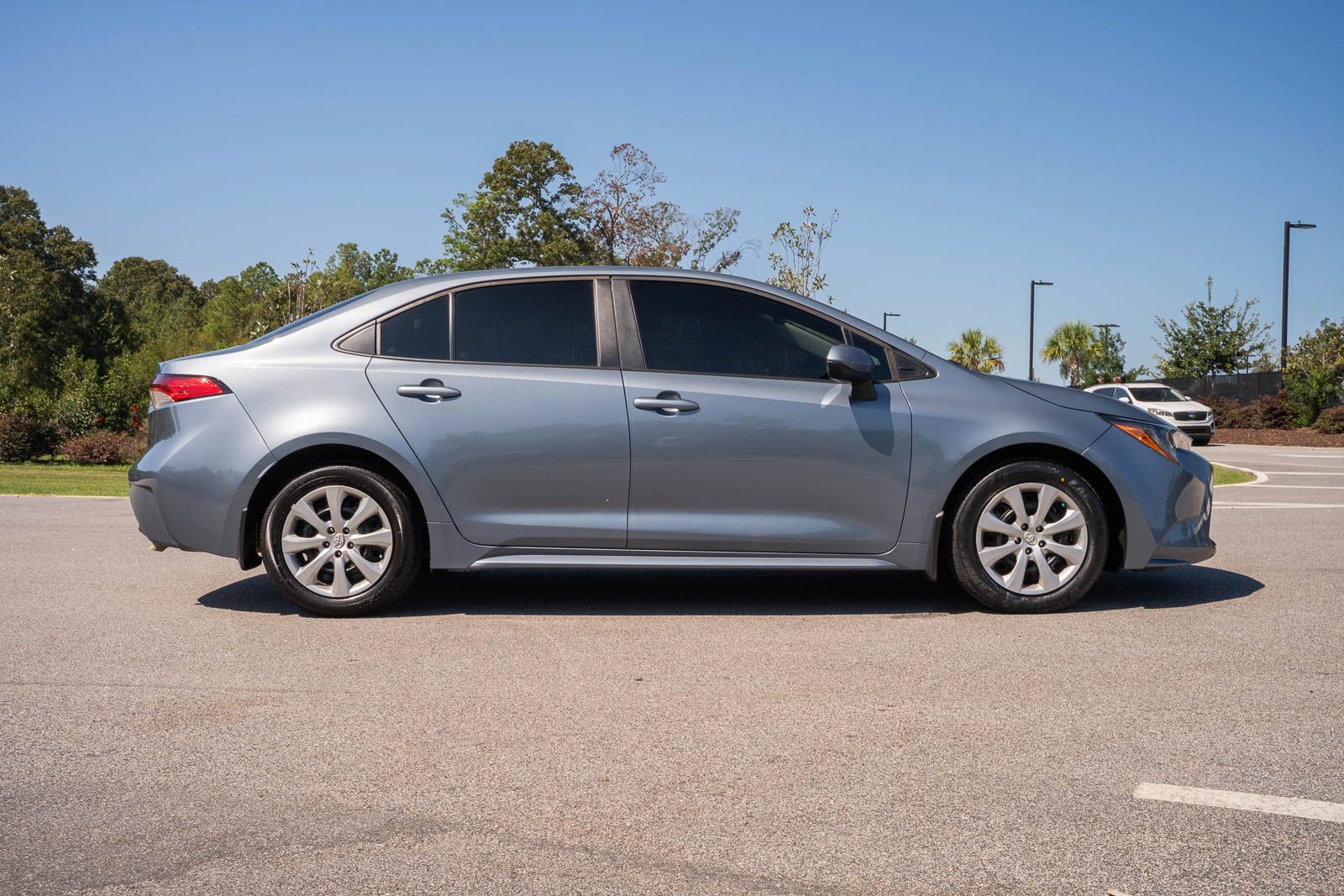 Used 2025 Toyota Corolla LE FWD image 8