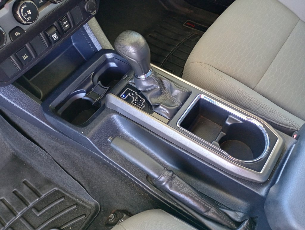 Used 2019 Toyota Tacoma SR5 AWD/4WD image 18