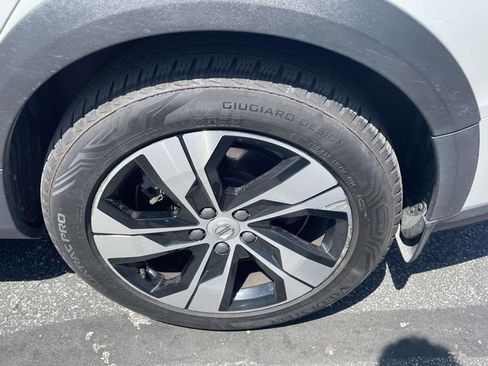 Used 2020 Volvo V60 T5 Cross Country w/ Protection Package Premier AWD/4WD image 9