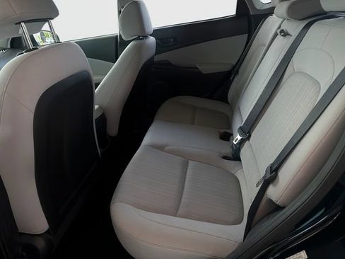 Used 2023 Hyundai Kona SEL AWD/4WD image 32