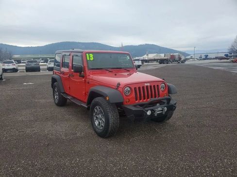 Used 2013 Jeep Wrangler Unlimited Sport w/ Connectivity Group AWD/4WD image 4