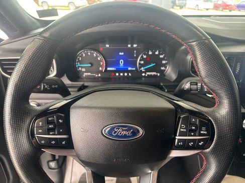 Used 2022 Ford Explorer ST-Line image 19