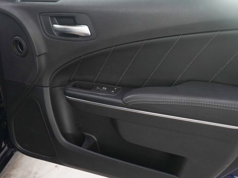 Used 2016 Dodge Charger SXT w/ AWD Plus Group image 9