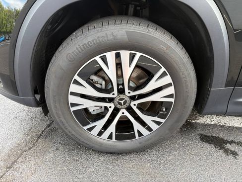 Used 2026 Mercedes-Benz GLB 250 4MATIC image 10