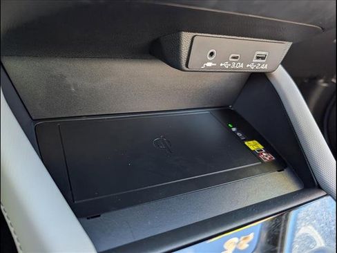 Used 2025 Subaru Forester Limited image 17