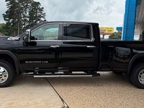 New 2026 GMC Sierra 3500 SLT w/ SLT Convenience Package AWD/4WD image 4