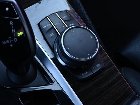 Used 2020 BMW 530i w/ Convenience Package image 23