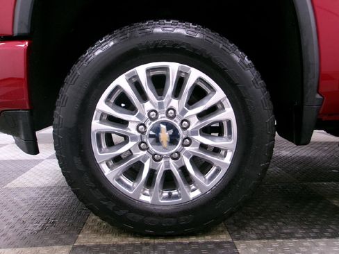 Used 2021 Chevrolet Silverado 2500 High Country w/ Safety Package II image 16