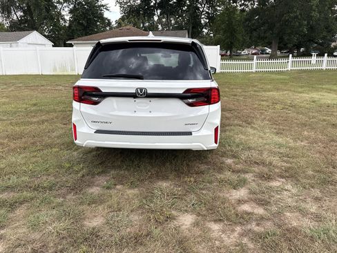 Used 2025 Honda Odyssey Sport-L image 6