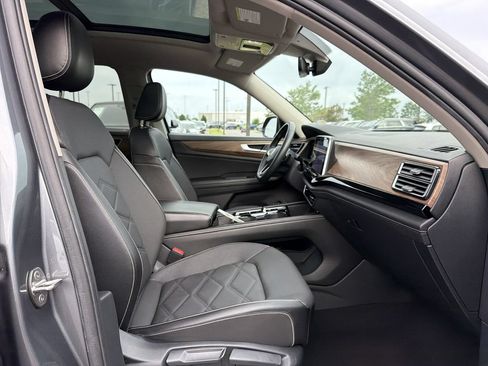 Used 2024 Volkswagen Atlas SE FWD image 20