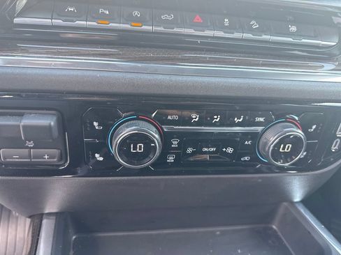 Used 2025 Chevrolet Silverado 1500 LT Trail Boss w/ LT Trail Boss Premium Package AWD/4WD image 13