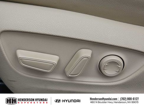Used 2021 Toyota Highlander Limited FWD image 18