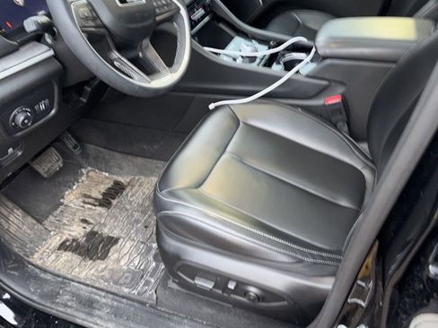 Used 2023 Jeep Grand Cherokee L Limited image 9