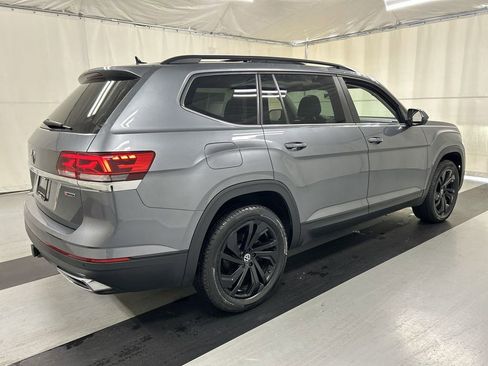 Used 2022 Volkswagen Atlas SE w/ Panoramic Sunroof Package image 2