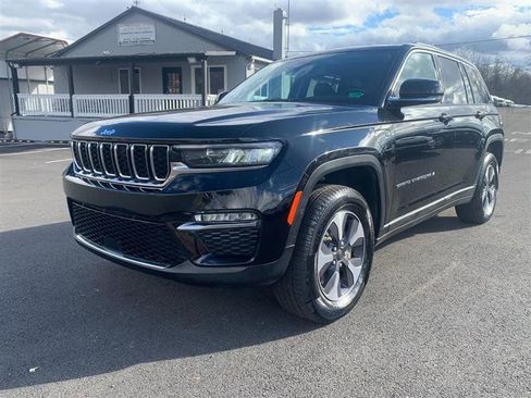 Used 2022 Jeep Grand Cherokee Limited 4xe image 9