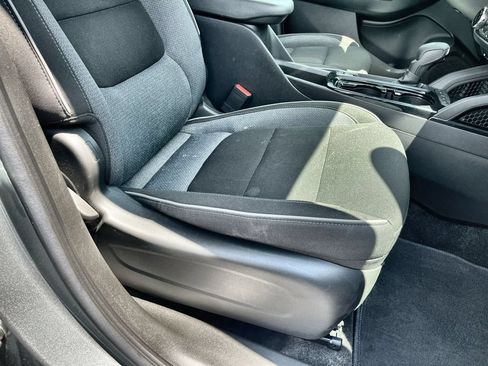 Used 2023 Chevrolet TrailBlazer LT w/ Convenience Package FWD image 26