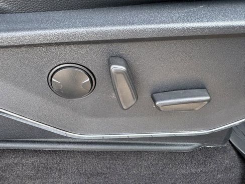 Used 2023 Ford F150 Lariat image 36