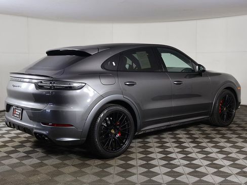 Used 2021 Porsche Cayenne GTS w/ Premium Package Plus image 12