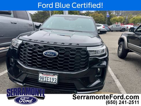 Used 2025 Ford Explorer ST-Line AWD/4WD image 2