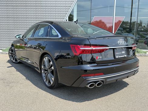 Used 2024 Audi S6 Premium Plus w/ Premium Plus Package AWD/4WD image 3