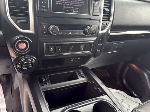 Used 2019 Nissan Titan SL w/ Midnight Edition AWD/4WD image 18