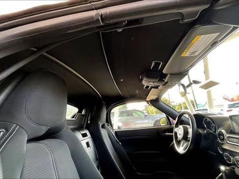 Used 2018 FIAT 124 Spider Classica w/ Technology Group image 23