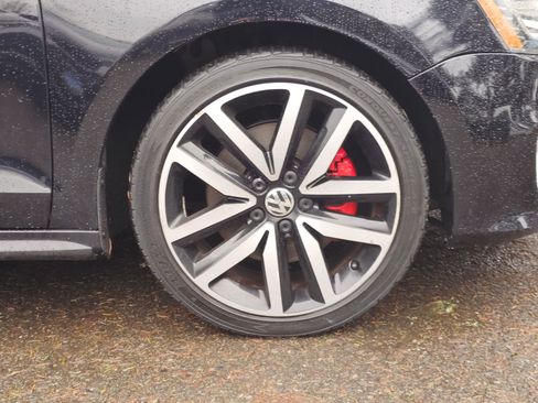 Used 2014 Volkswagen Jetta GLI Autobahn image 9