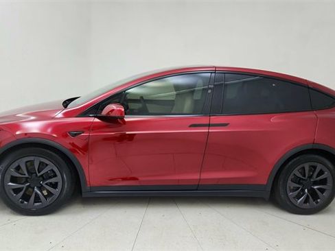 Used 2024 Tesla Model X image 3