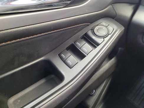 Used 2021 Chevrolet Traverse LT AWD/4WD image 27