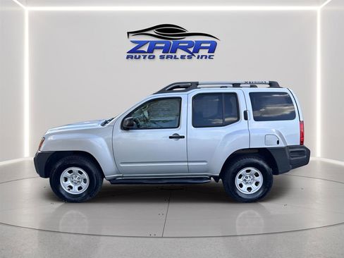 Used 2014 Nissan Xterra X image 2