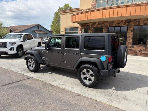 Used 2018 Jeep Wrangler Unlimited Sport S AWD/4WD image 23