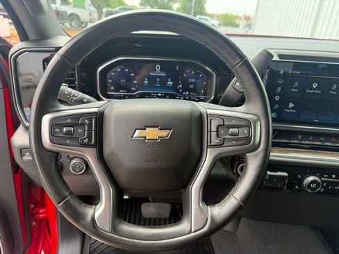 Used 2025 Chevrolet Silverado 2500 LT w/ Convenience Package AWD/4WD image 7