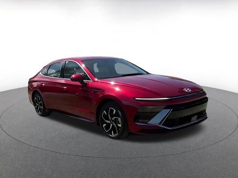 Used 2025 Hyundai Sonata SEL image 2