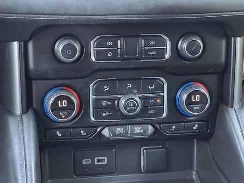 Used 2022 Chevrolet Tahoe LT w/ Luxury Package AWD/4WD image 6