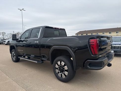 Used 2024 GMC Sierra 2500 Denali w/ Denali Reserve Package image 8