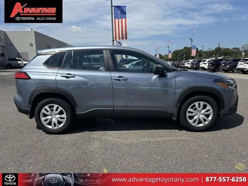 Certified 2025 Toyota Corolla Cross L AWD/4WD image 5