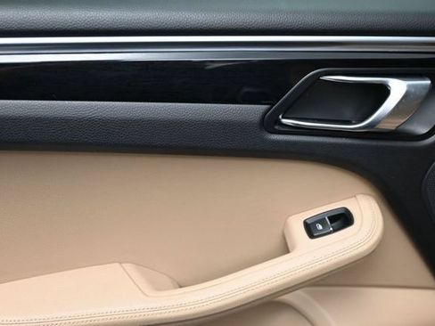 Used 2019 Porsche Macan AWD/4WD image 10