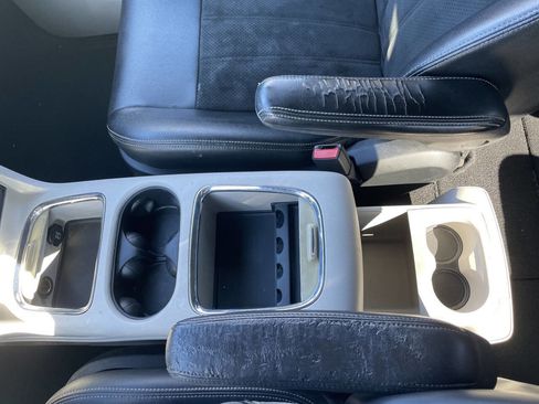 Used 2018 Dodge Grand Caravan SXT image 28