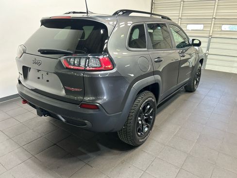 Used 2022 Jeep Cherokee Trailhawk w/ Trailer Tow Group AWD/4WD image 3