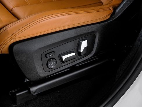 Used 2021 BMW X3 xDrive30e w/ Premium Package image 39