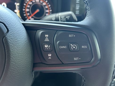 New 2025 Jeep Gladiator Sport image 36