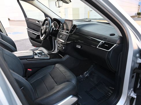 Used 2017 Mercedes-Benz GLS 550 4MATIC image 13
