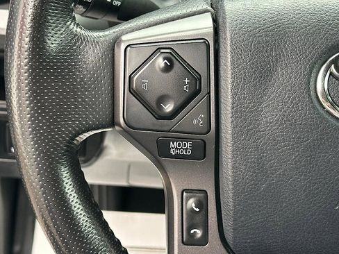 Certified 2019 Toyota Tacoma TRD Off-Road AWD/4WD image 19